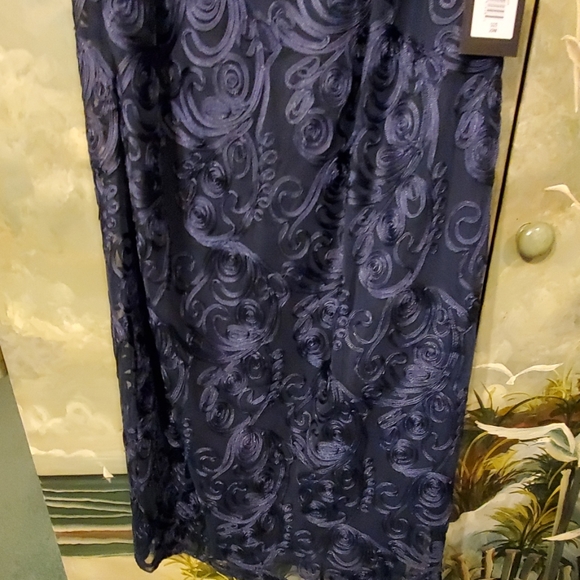 DRESS - Picture 3 of 6